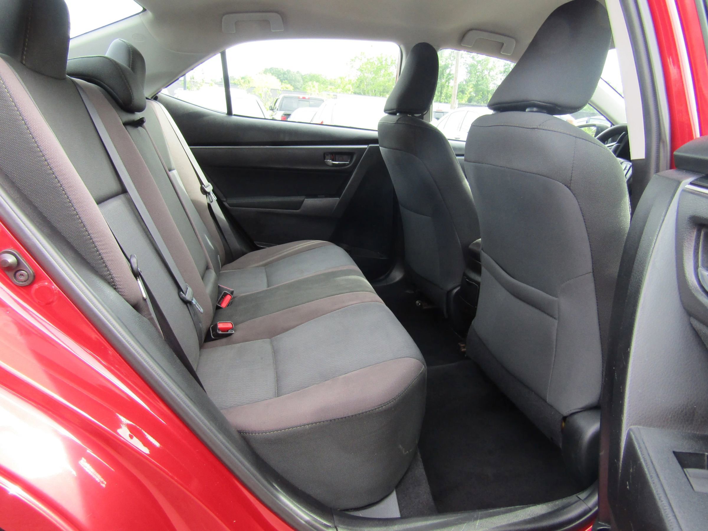 Used 2017 Toyota Corolla LE image 10