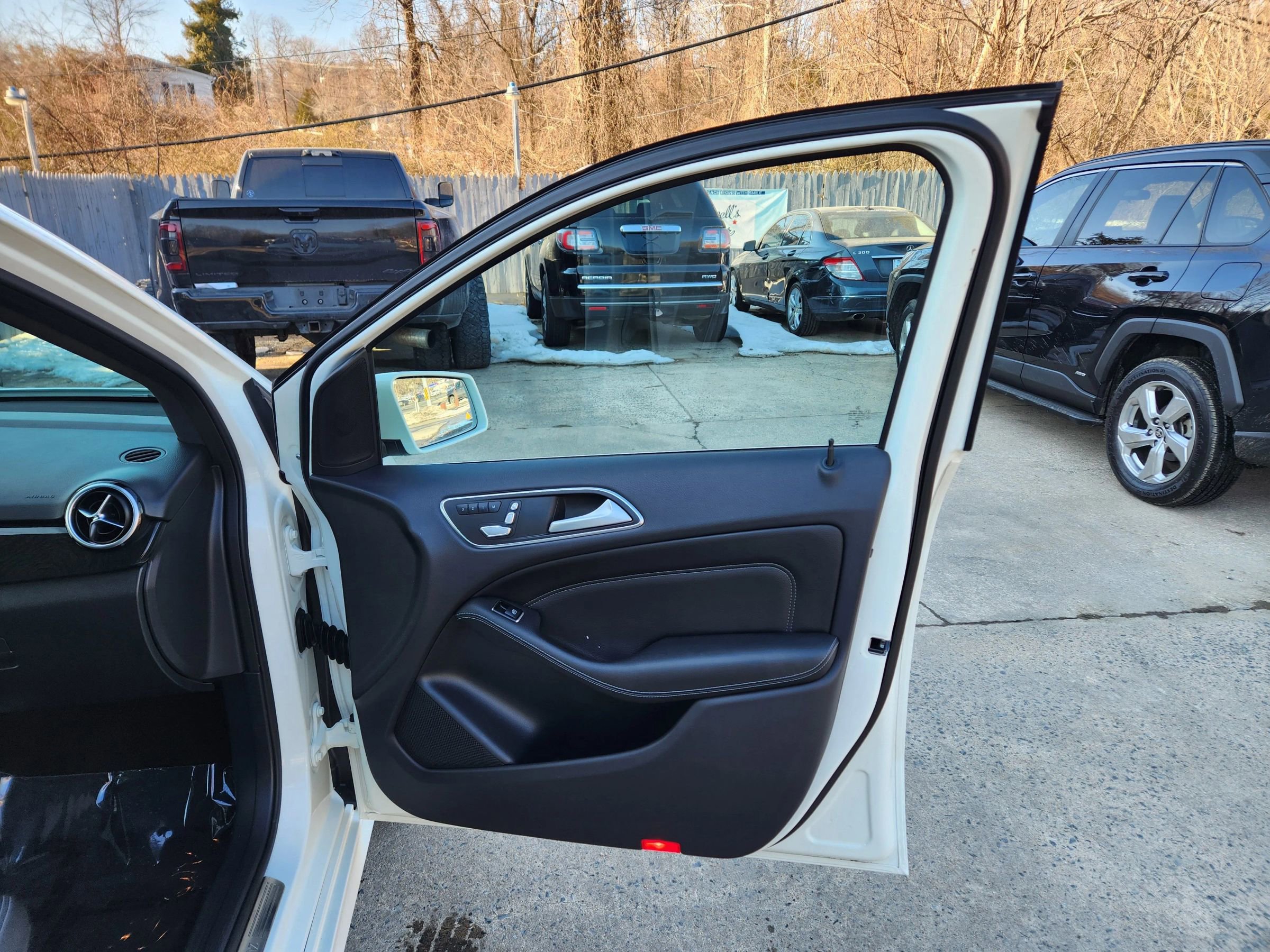 Used 2017 Mercedes-Benz B 250e image 15