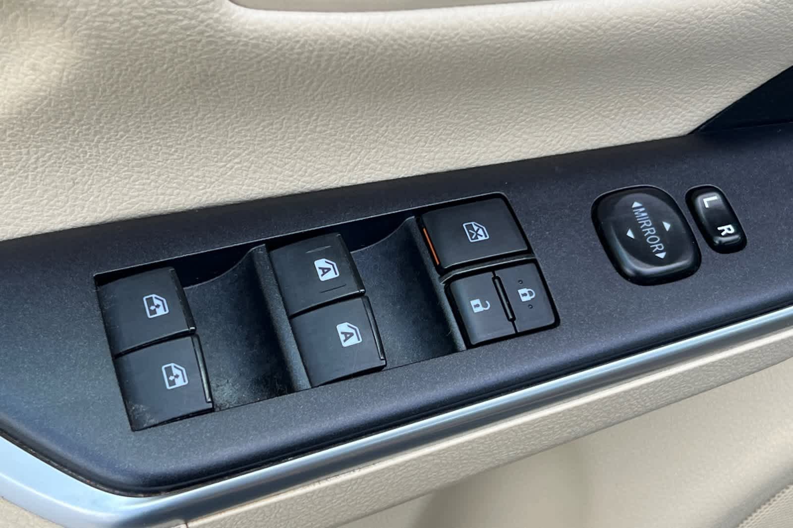 Used 2015 Toyota Camry LE FWD image 13