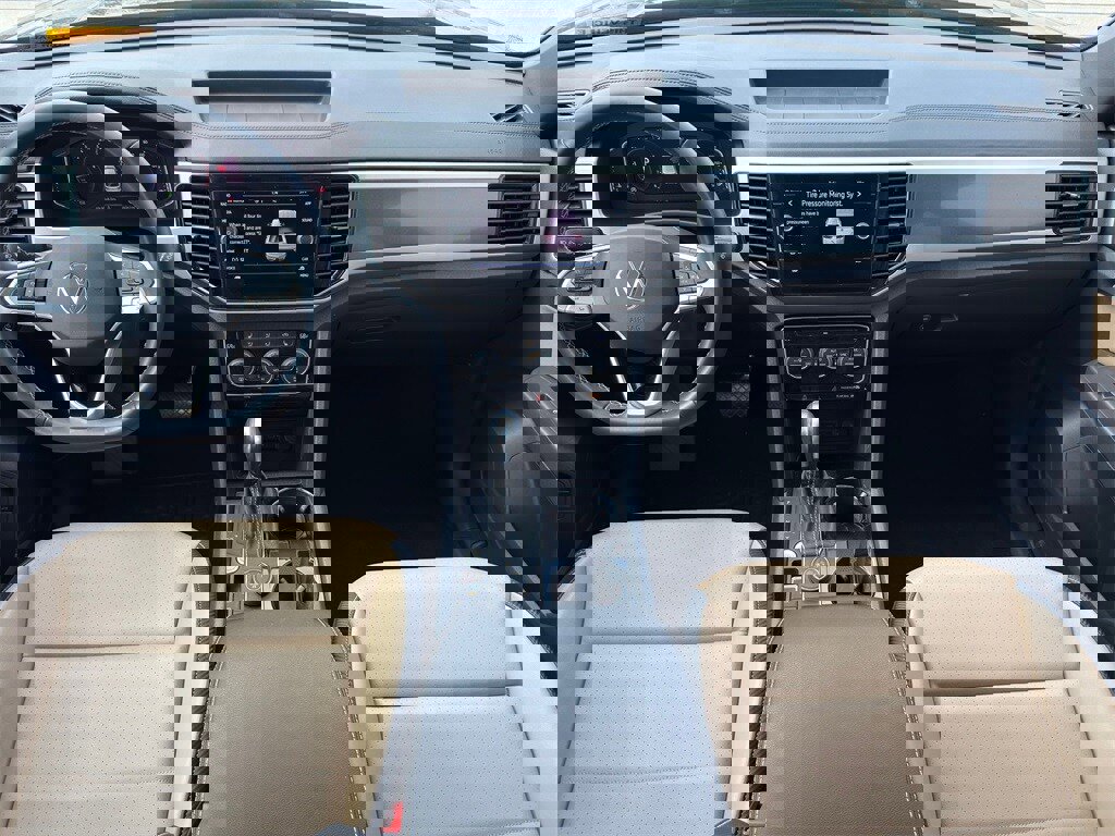 Used 2023 Volkswagen Atlas Cross Sport SE w/ Panoramic Sunroof Package image 29