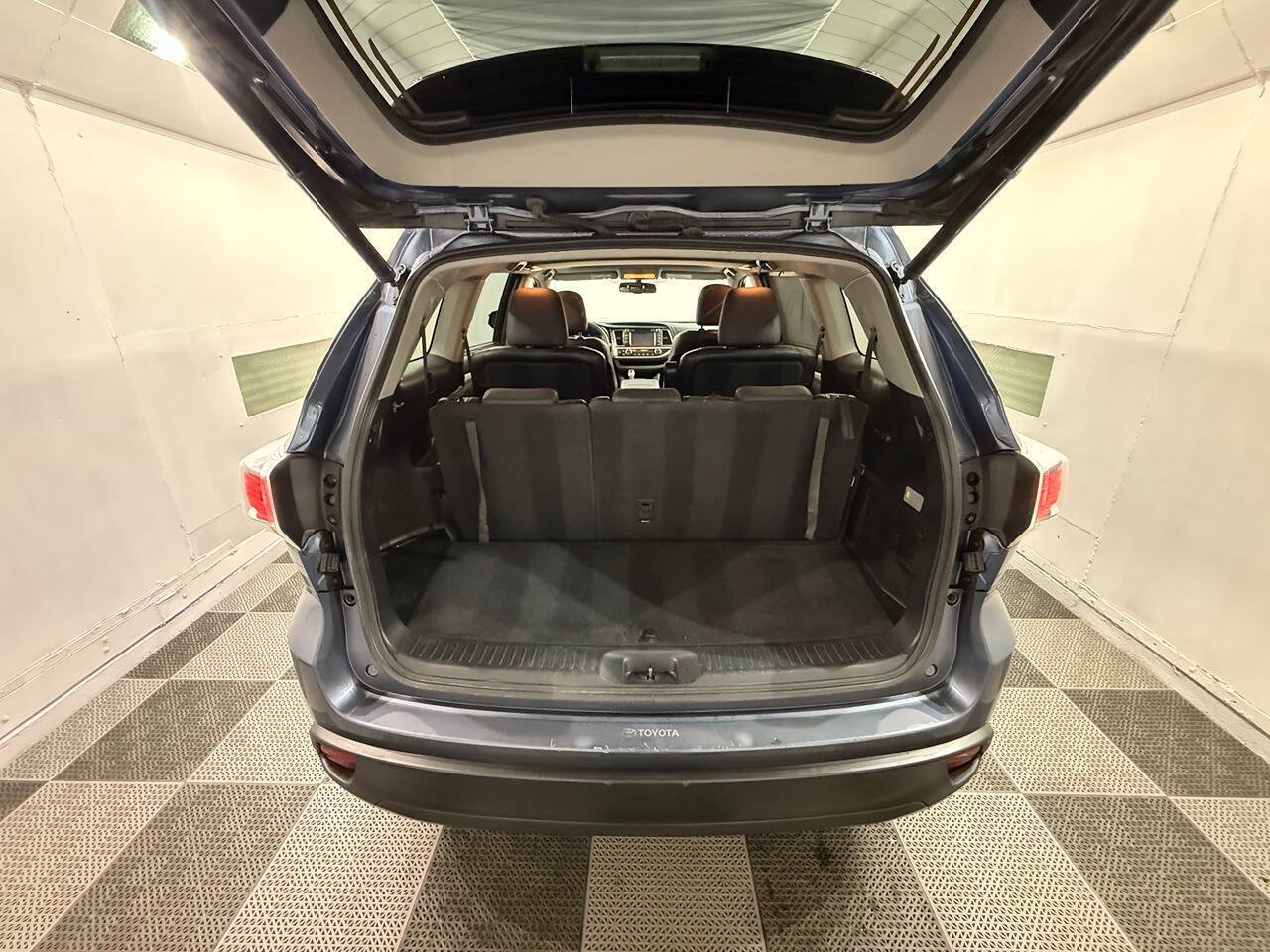 Used 2014 Toyota Highlander XLE AWD/4WD image 39