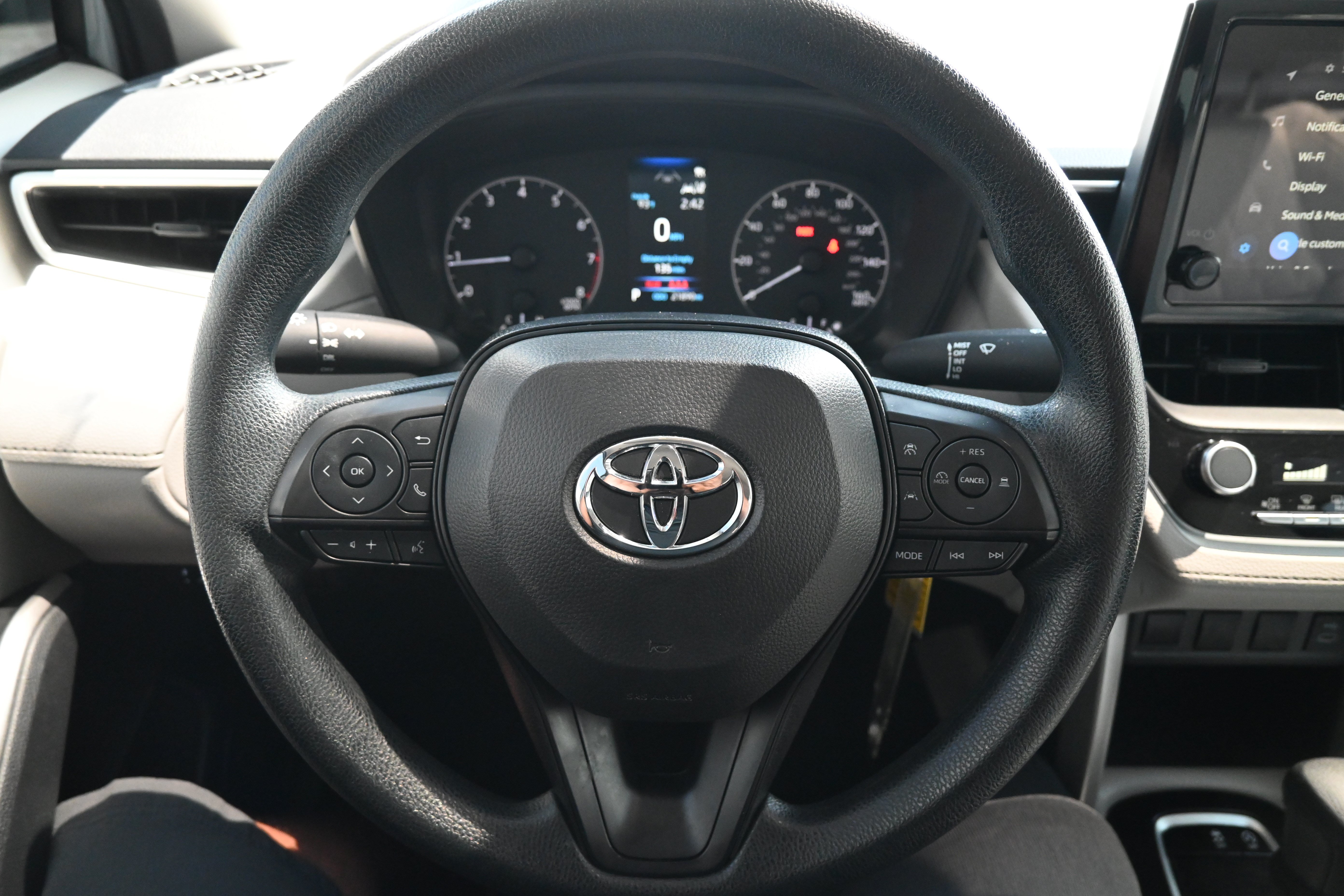 Used 2024 Toyota Corolla Cross L FWD image 17