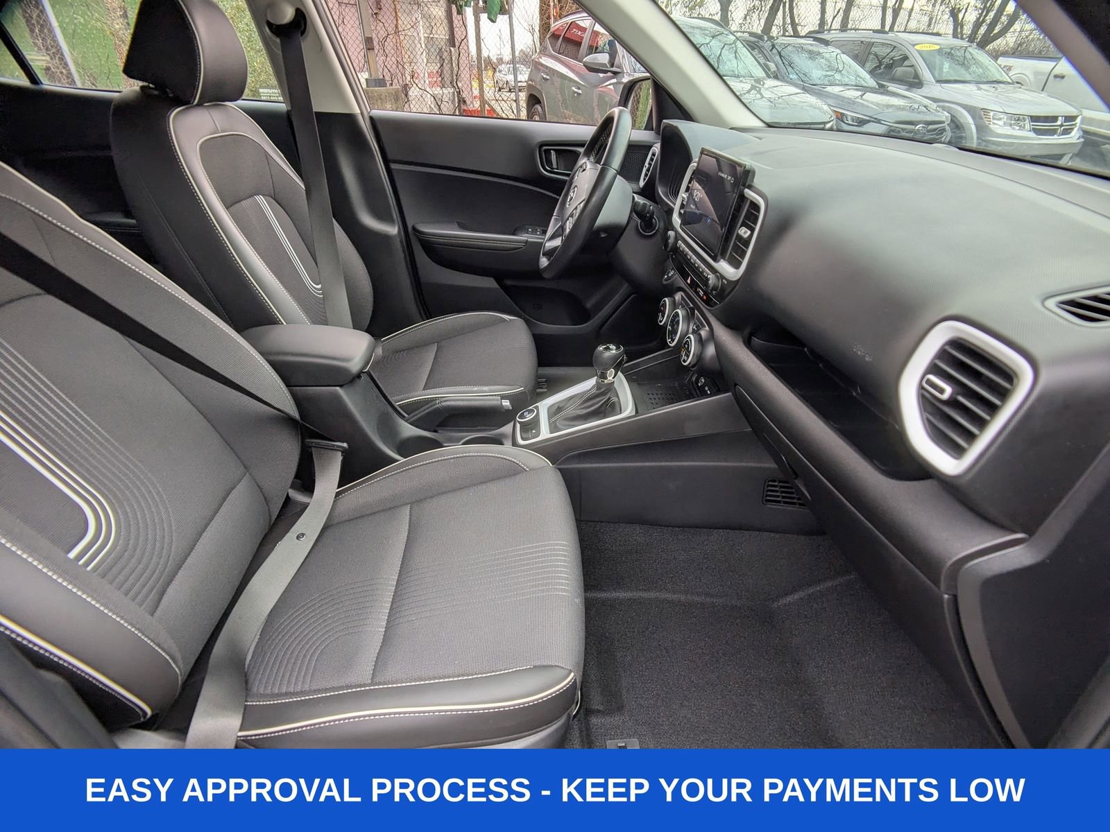 Used 2024 Hyundai Venue Limited image 15