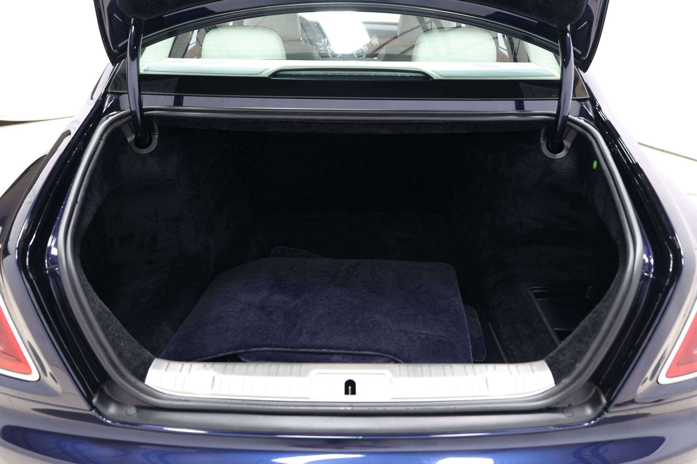 Used 2015 Rolls-Royce Ghost image 75