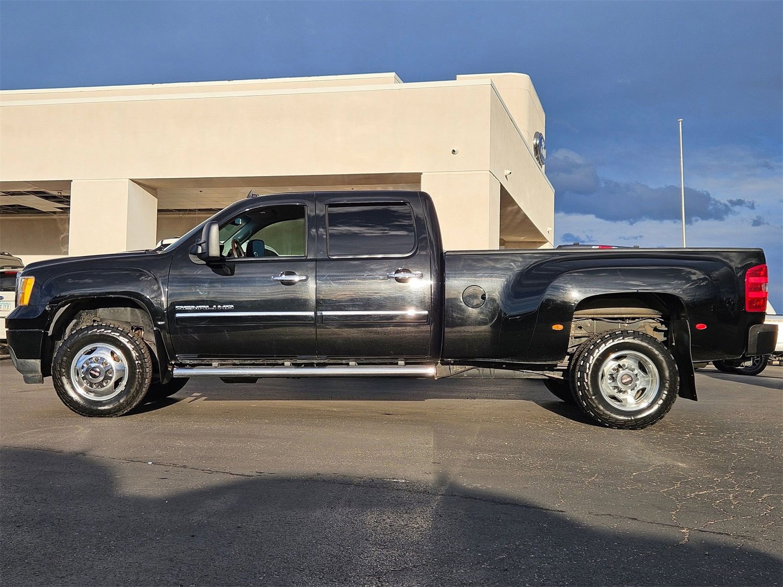 Used 2014 GMC Sierra 3500 Denali image 9