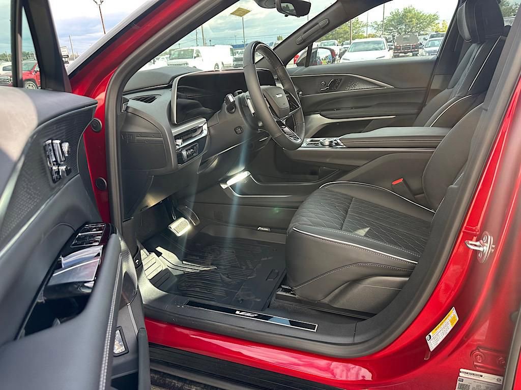 New 2026 Cadillac Lyriq V image 11