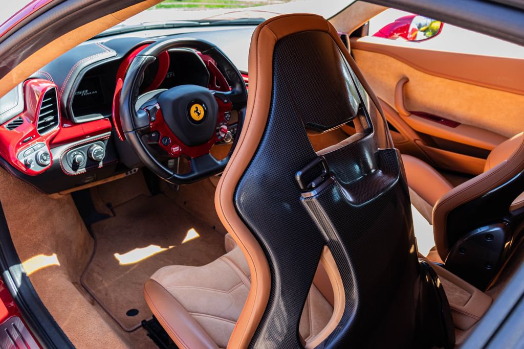 Used 2013 Ferrari 458 Italia Coupe RWD image 36