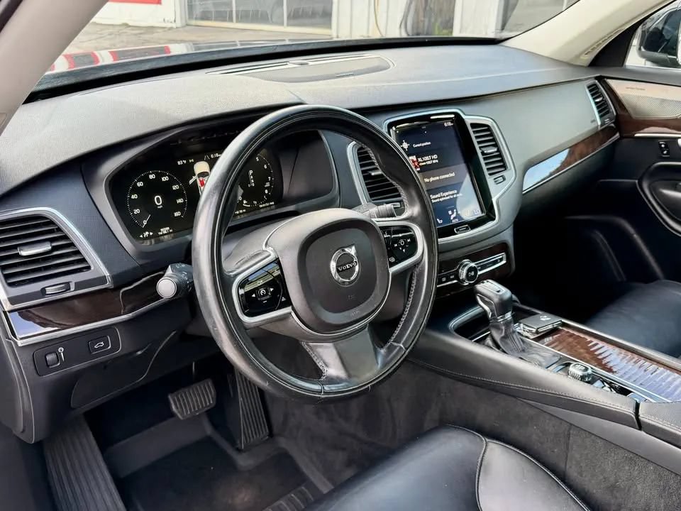 Used 2019 Volvo XC90 T5 Momentum w/ Multimedia Package FWD image 12