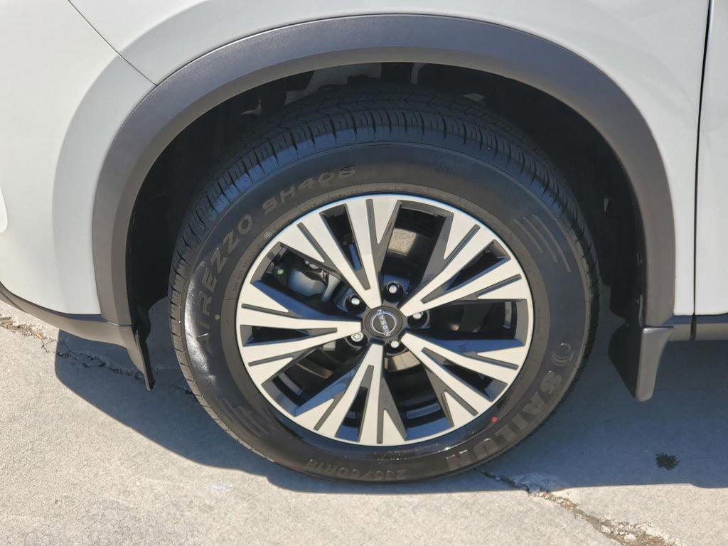 Certified 2023 Nissan Rogue SV w/ SV Premium B Package FWD image 12