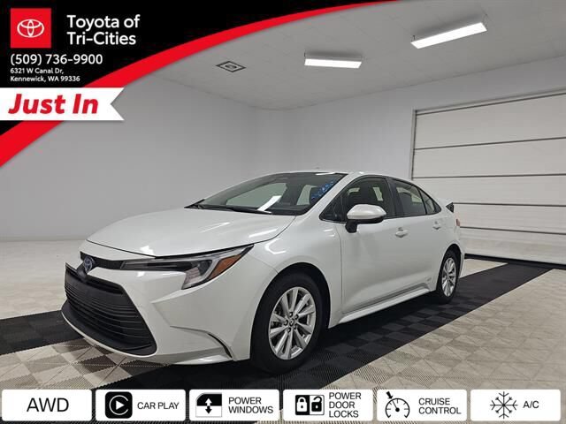 Certified 2025 Toyota Corolla LE w/ LE Premium Package AWD/4WD image 29