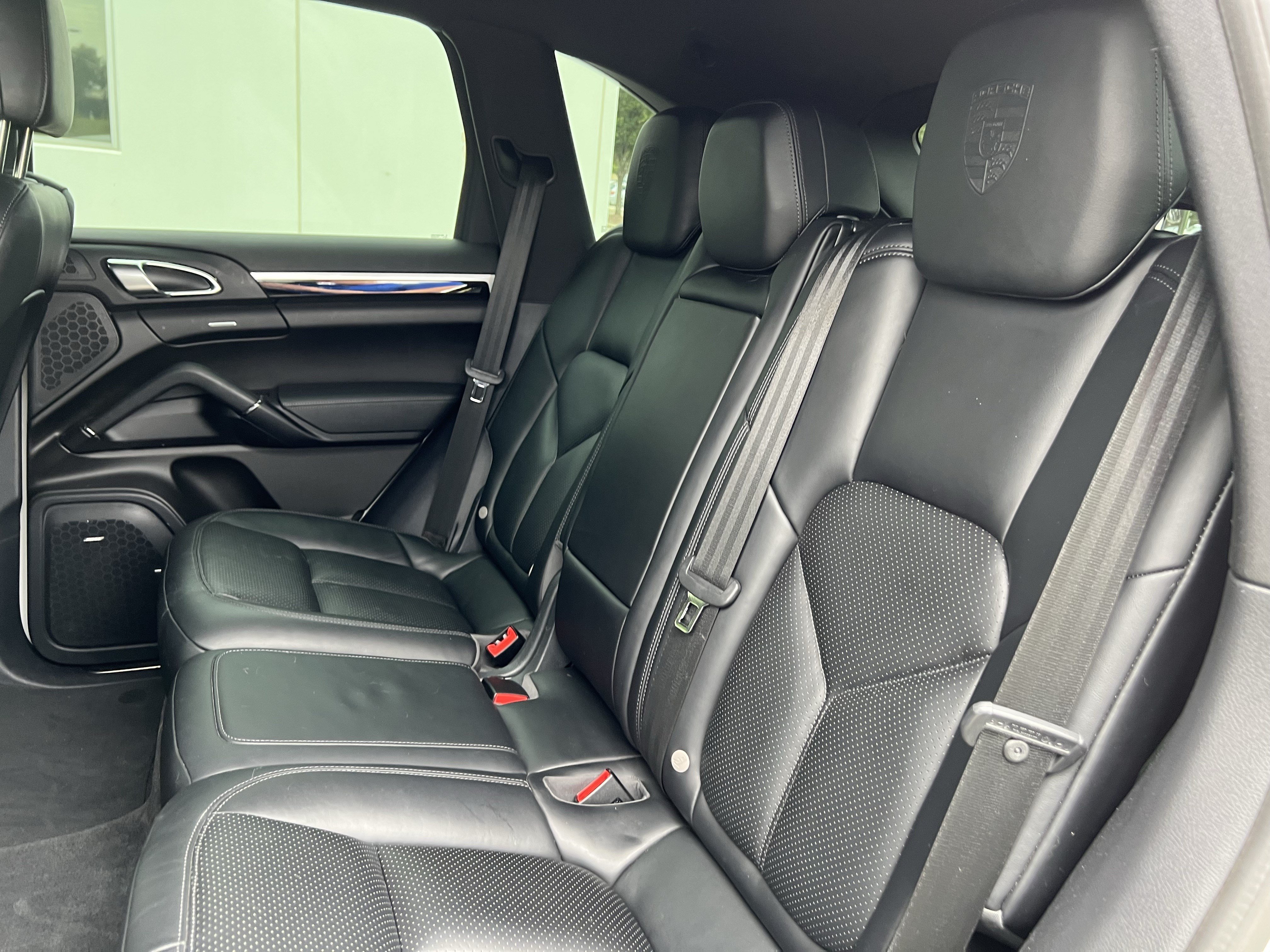 Used 2018 Porsche Cayenne Platinum Edition AWD/4WD image 33