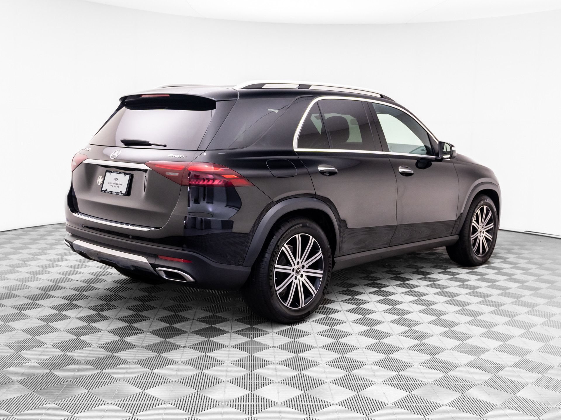 Used 2024 Mercedes-Benz GLE 350 4MATIC w/ Winter Package video 5