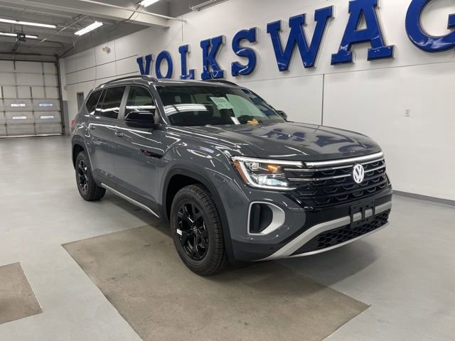 New 2026 Volkswagen Atlas Peak Edition image 5