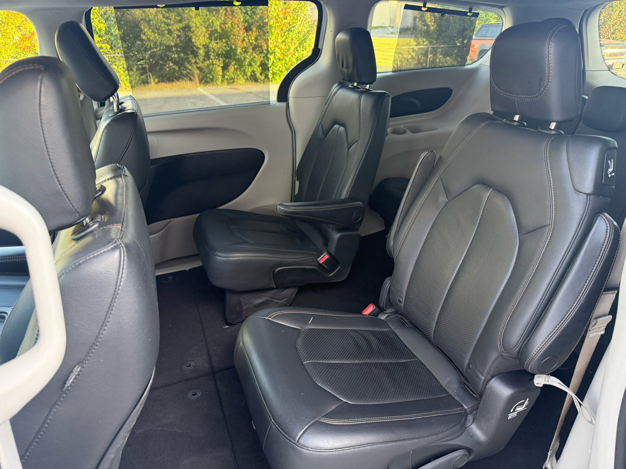 Used 2020 Chrysler Pacifica Touring-L image 23