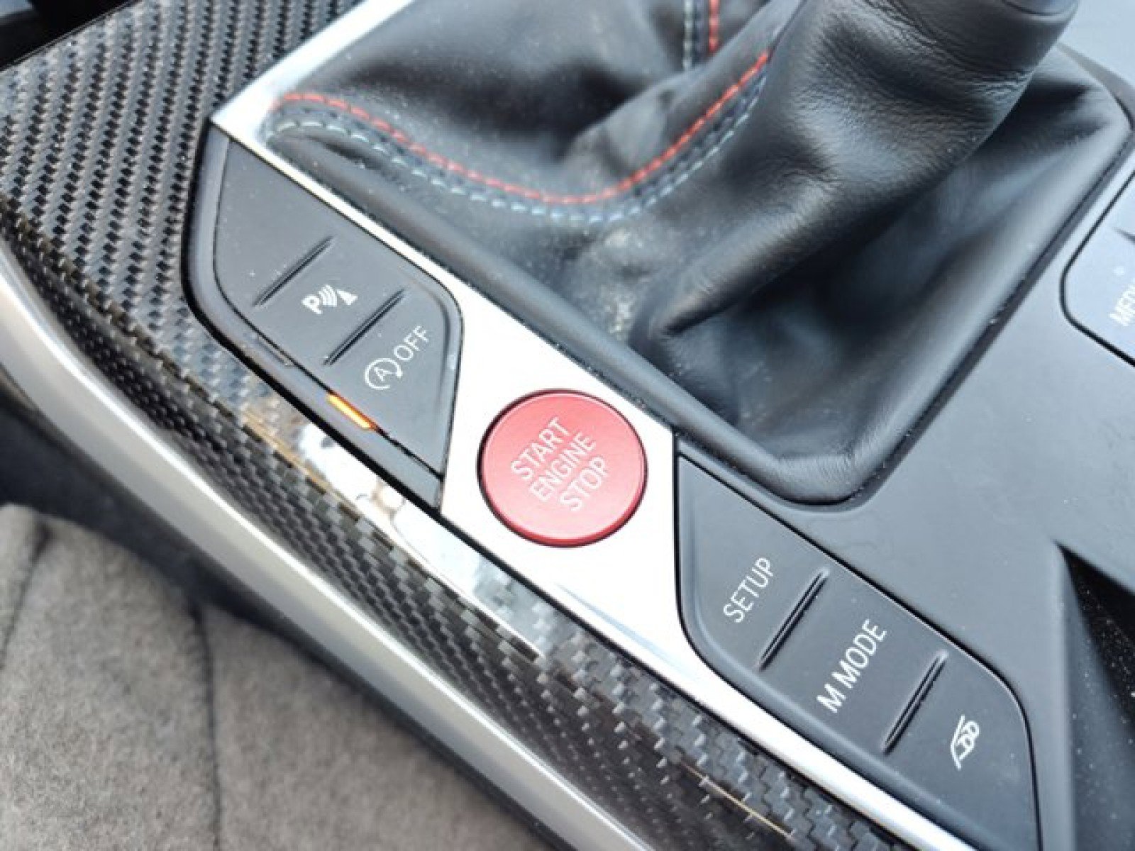 Used 2024 BMW M2 Carbon Roof, Live Cockpit Pro, w/ Lighting Package image 26