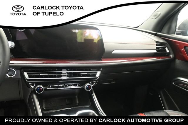 Used 2025 Chevrolet Traverse RS w/ LPO, Cargo Package FWD image 36