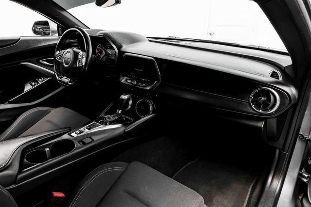 Used 2021 Chevrolet Camaro LT w/ Technology Package RWD image 11