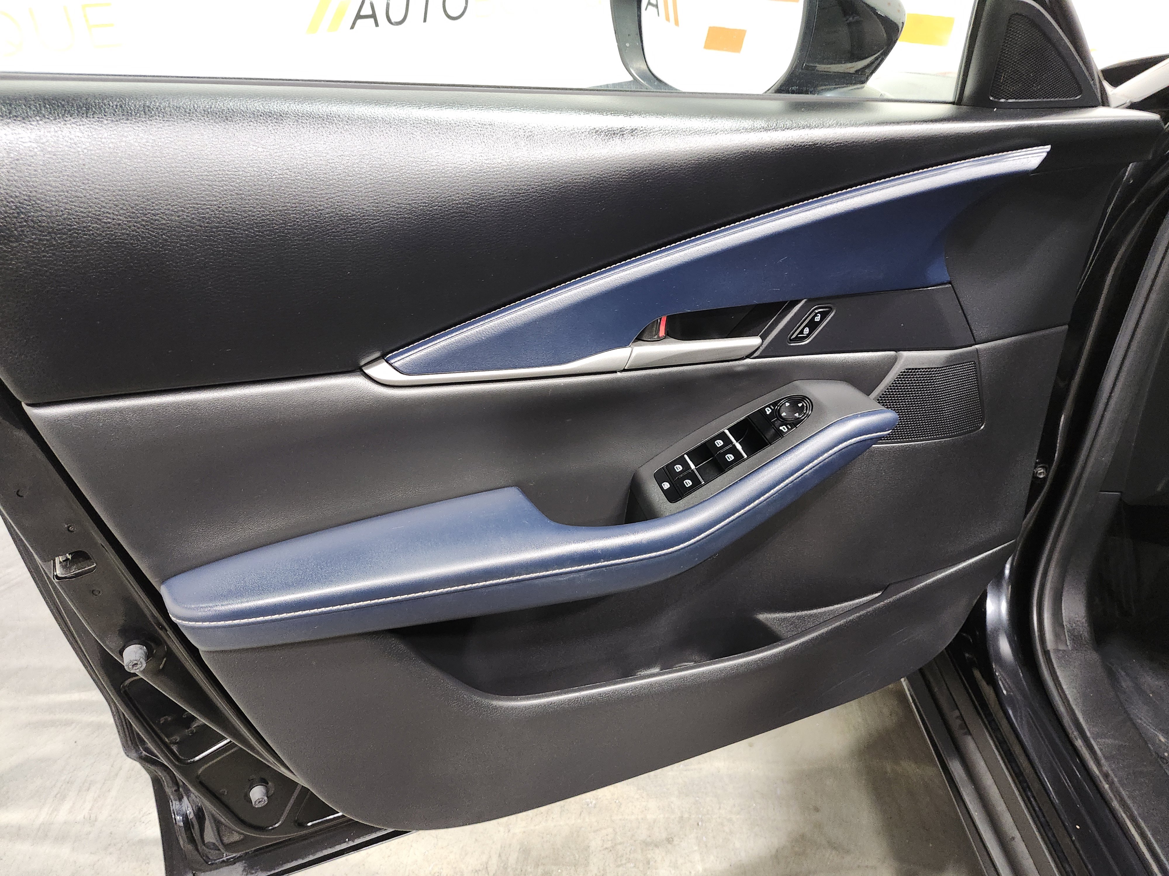 Used 2020 MAZDA CX-30 AWD w/ Select Package image 24