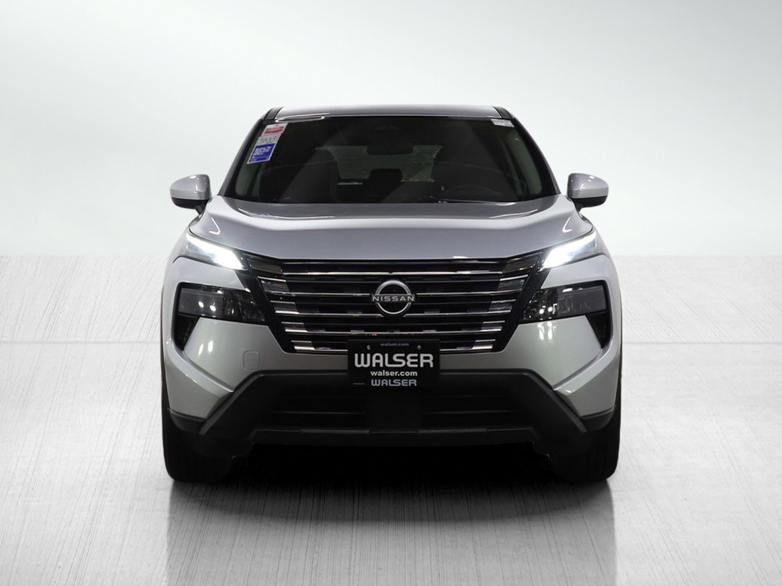 Used 2025 Nissan Rogue SV image 8