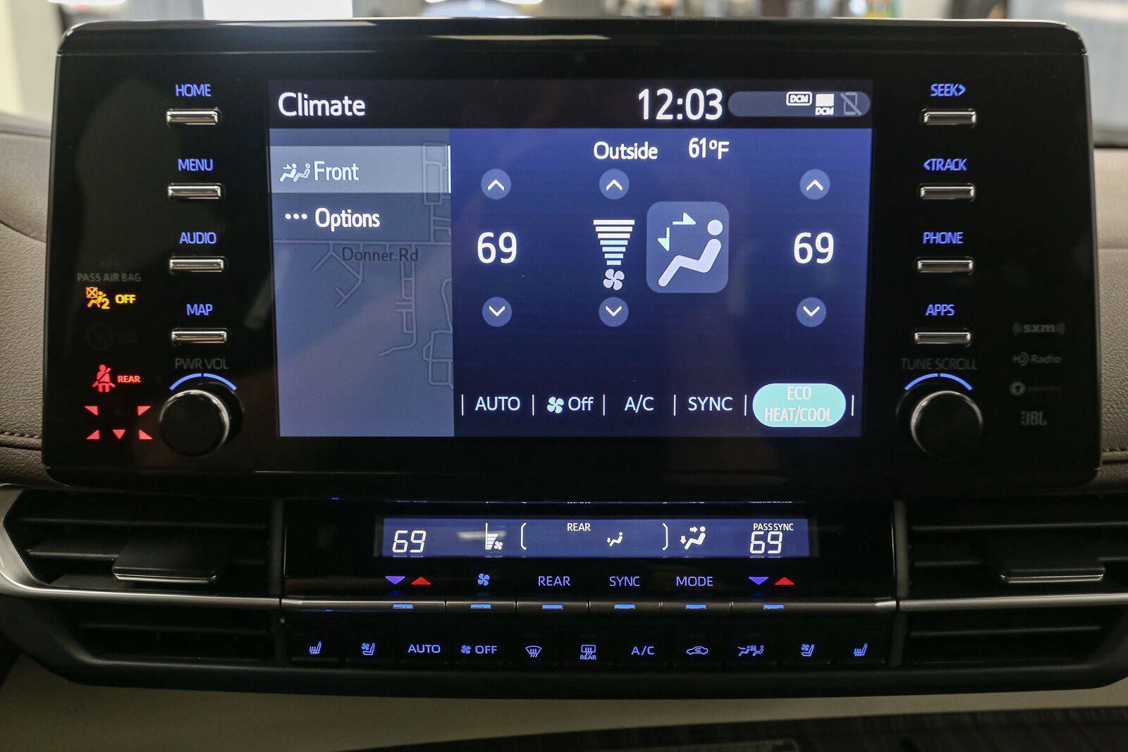 Used 2023 Toyota Sienna Platinum AWD/4WD image 30