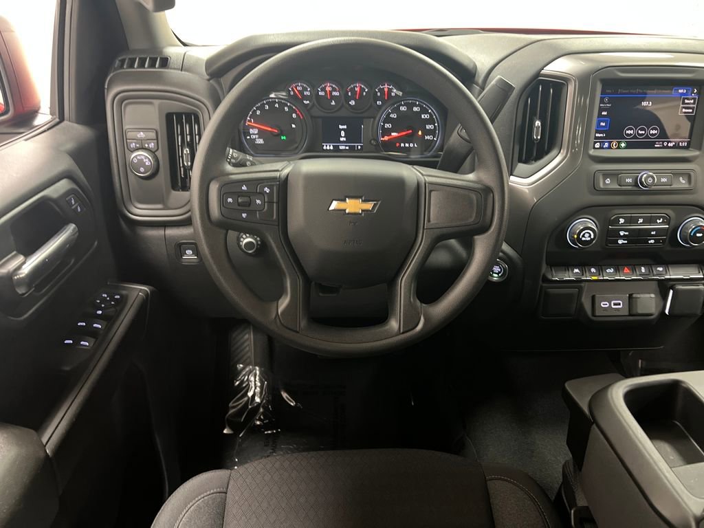 Used 2025 Chevrolet Silverado 1500 Custom image 13