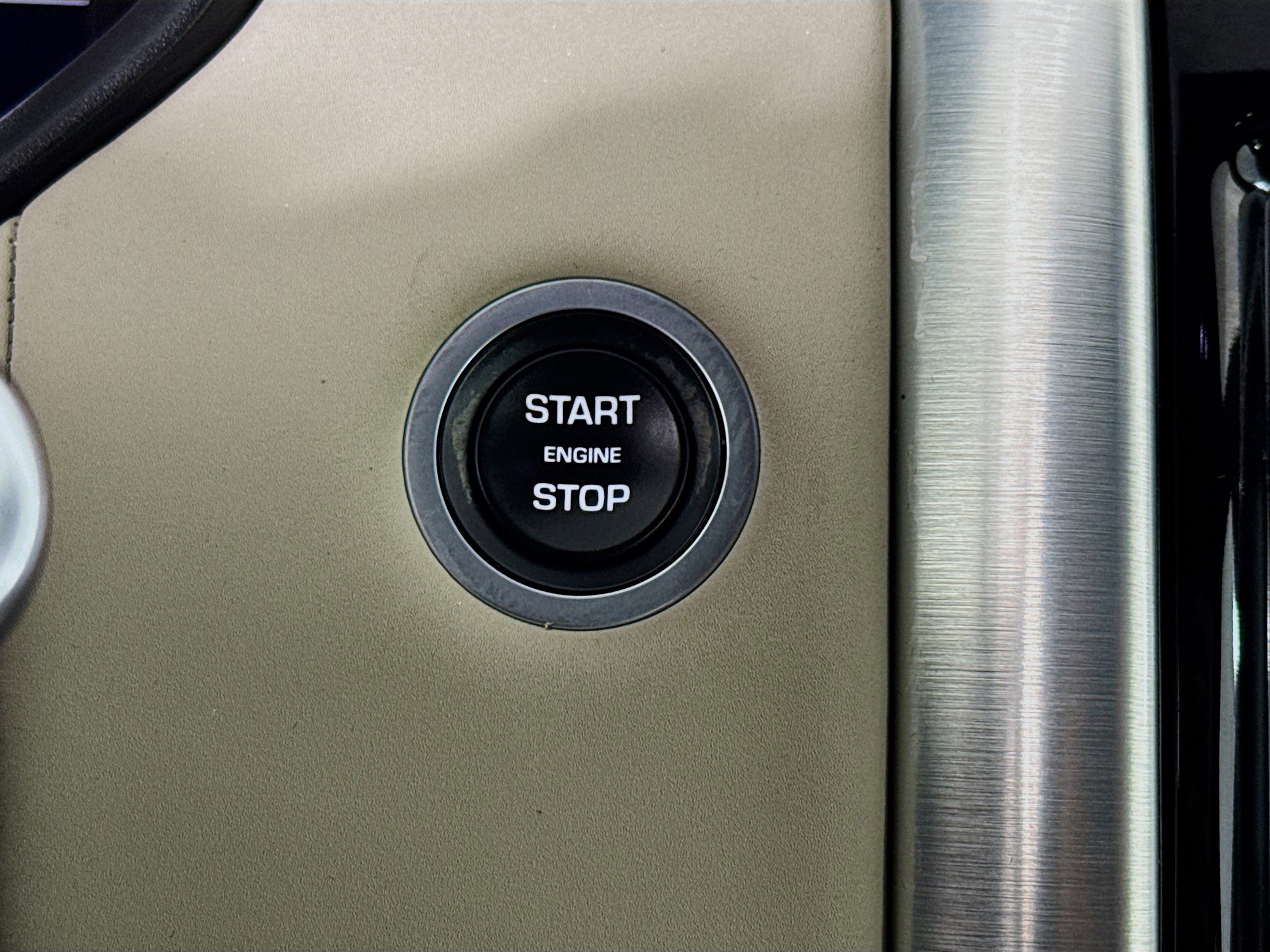 Used 2018 Land Rover Discovery HSE image 20