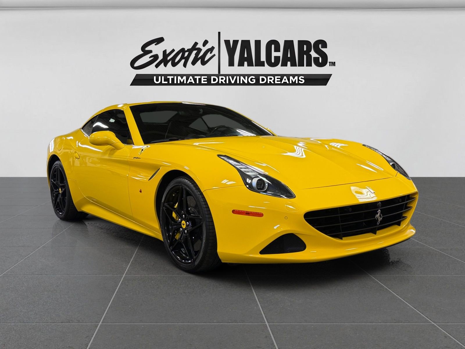 Used 2015 Ferrari California T RWD image 7