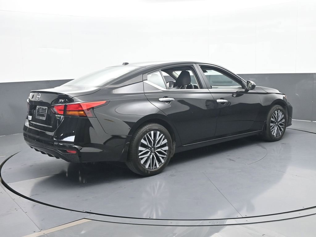 Used 2024 Nissan Altima 2.5 SV image 6