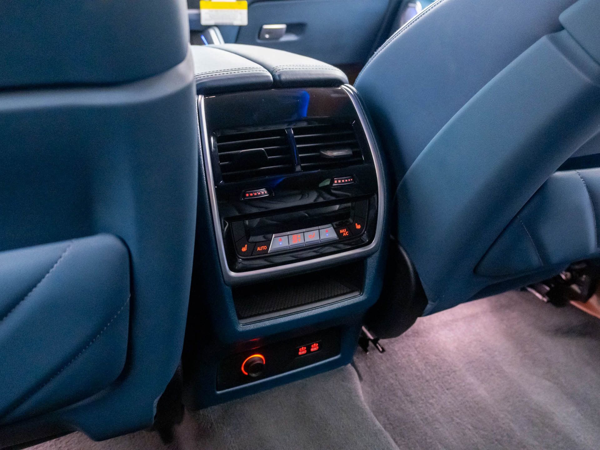 Certified 2023 BMW XM AWD/4WD image 21