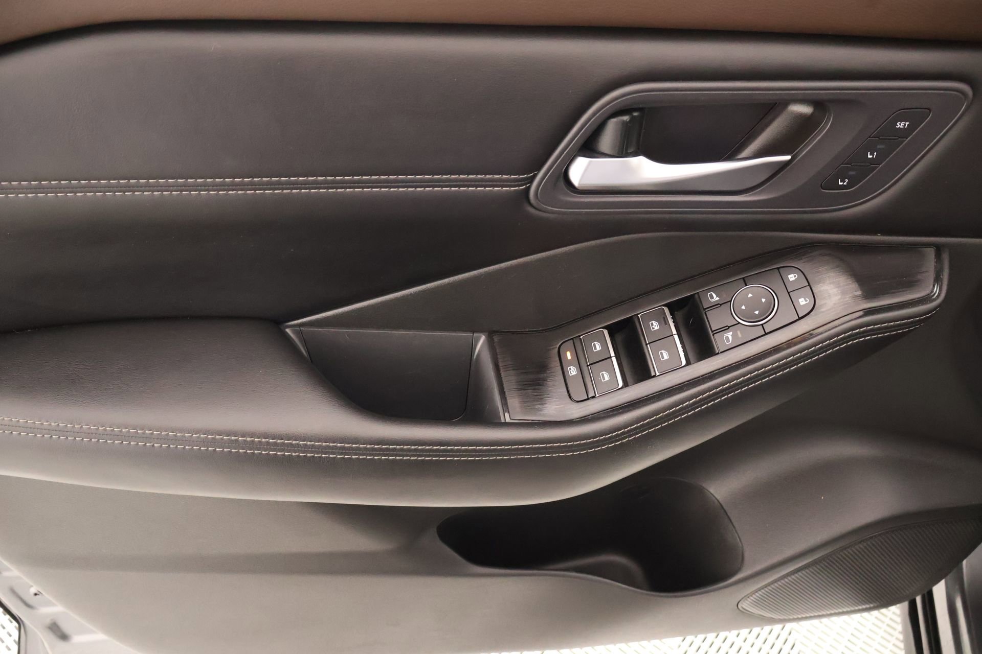 Used 2023 Nissan Rogue SL FWD image 16