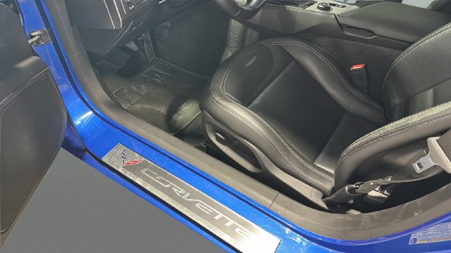 Used 2019 Chevrolet Corvette Stingray Coupe w/ 1LT RWD image 8