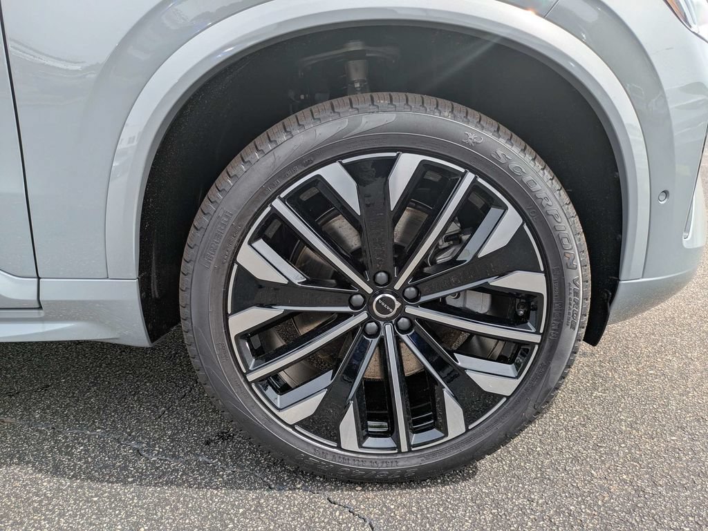Used 2026 Volvo XC90 T8 Plus w/ Protection Package AWD/4WD image 11