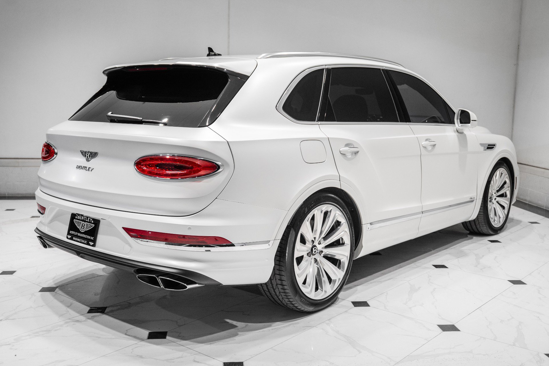 Used 2023 Bentley Bentayga image 12