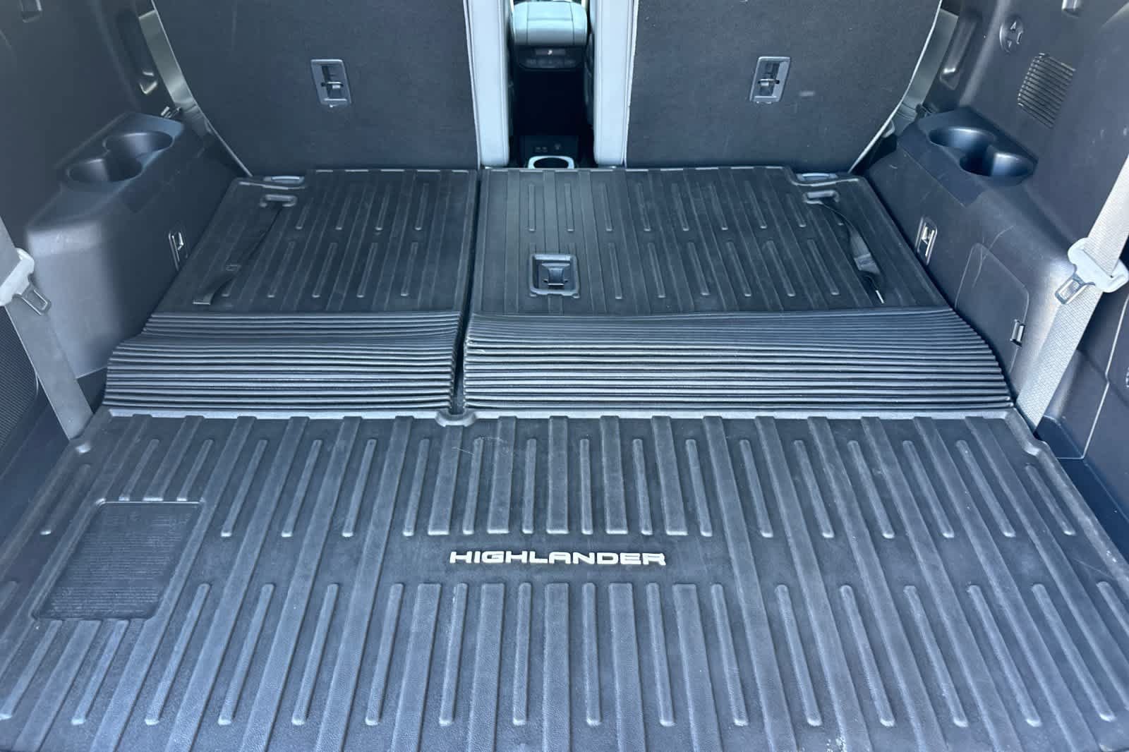 Used 2022 Toyota Highlander Limited AWD/4WD image 18
