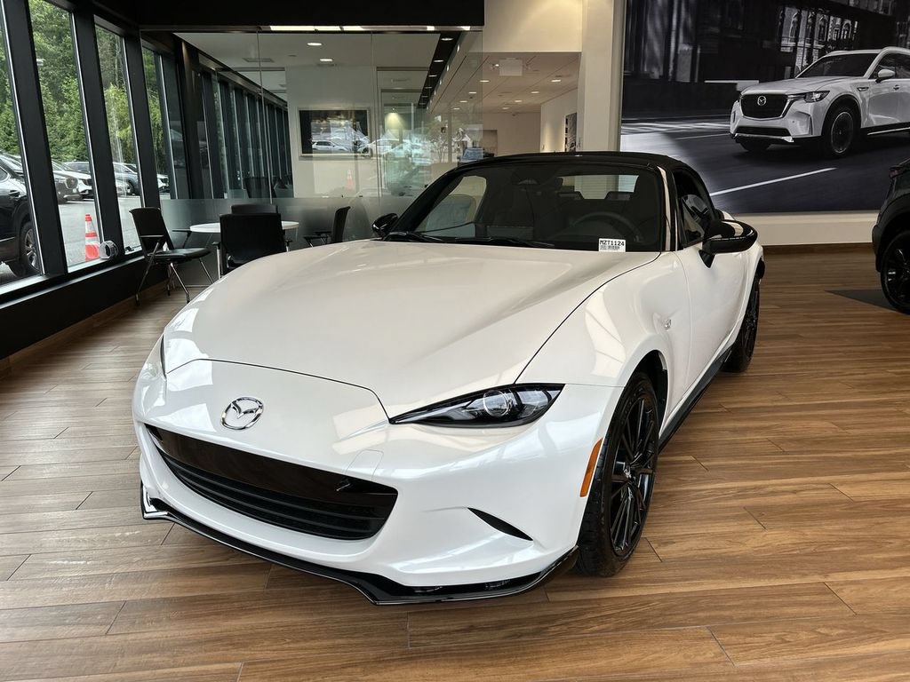 New 2026 MAZDA MX-5 Miata Club w/ Appearance Package RWD image 4