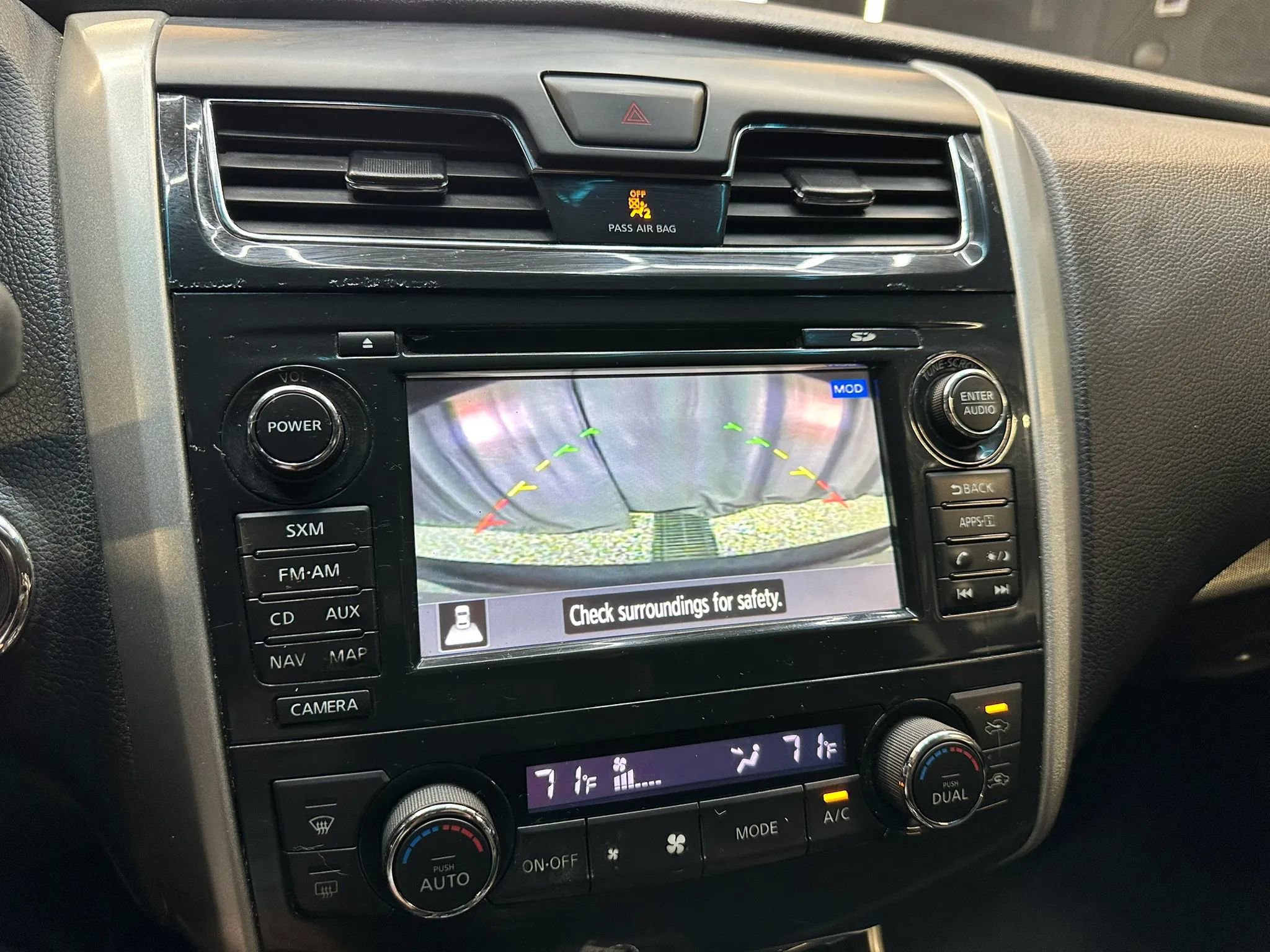 Used 2015 Nissan Altima 2.5 SL w/ Technology Package FWD image 16