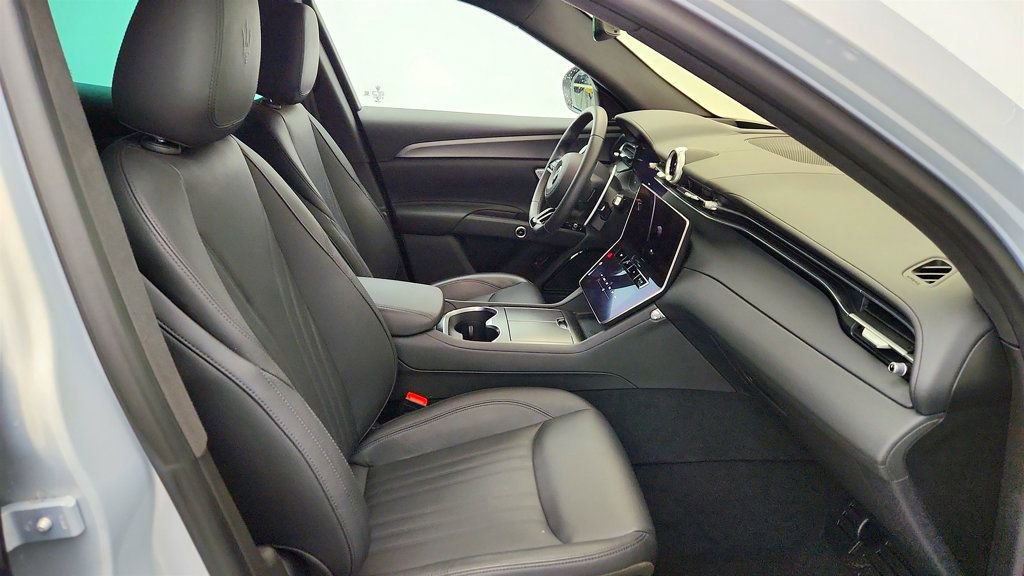 Used 2023 Maserati Grecale GT image 25