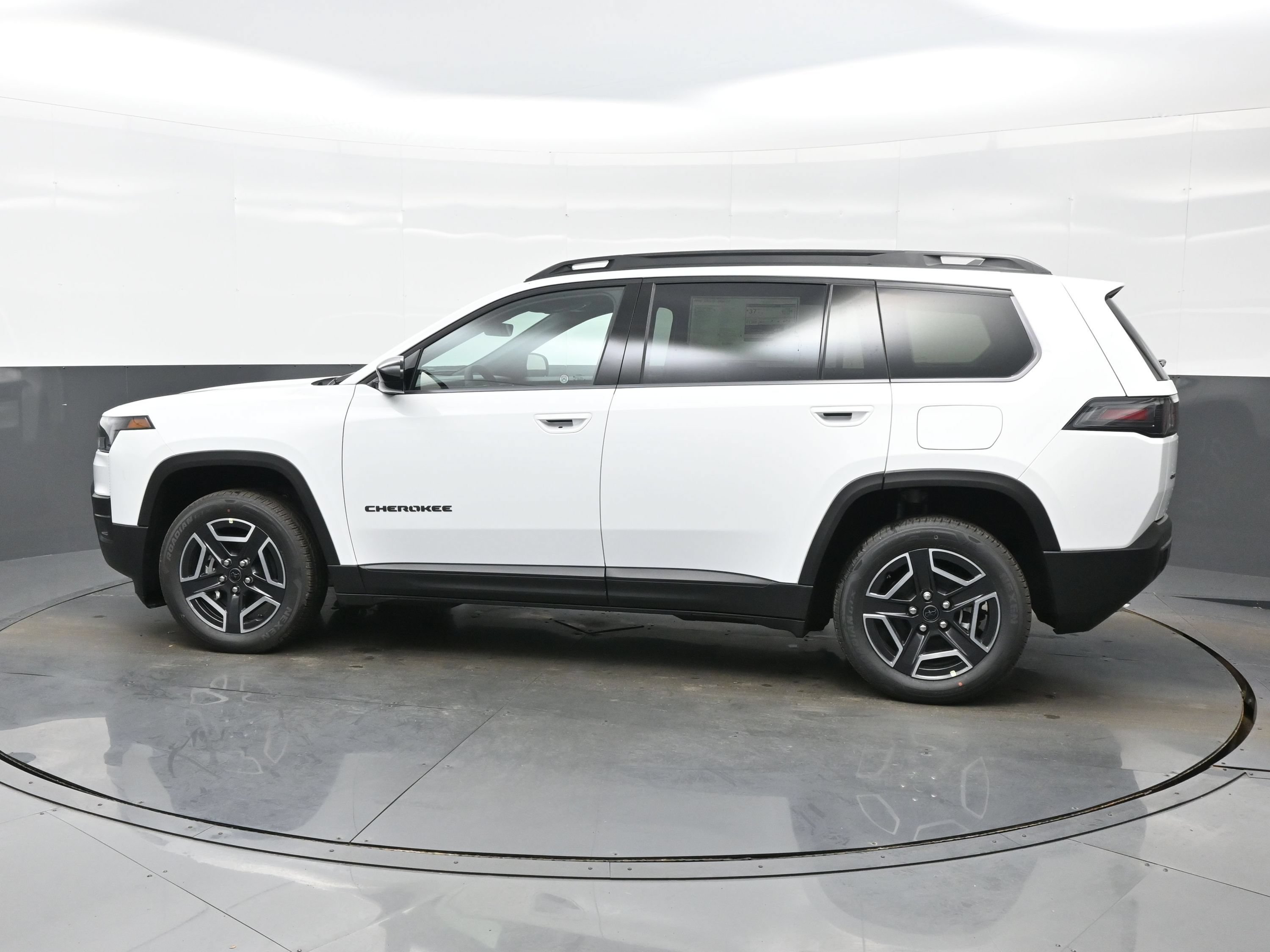 New 2026 Jeep Cherokee Laredo AWD/4WD image 4