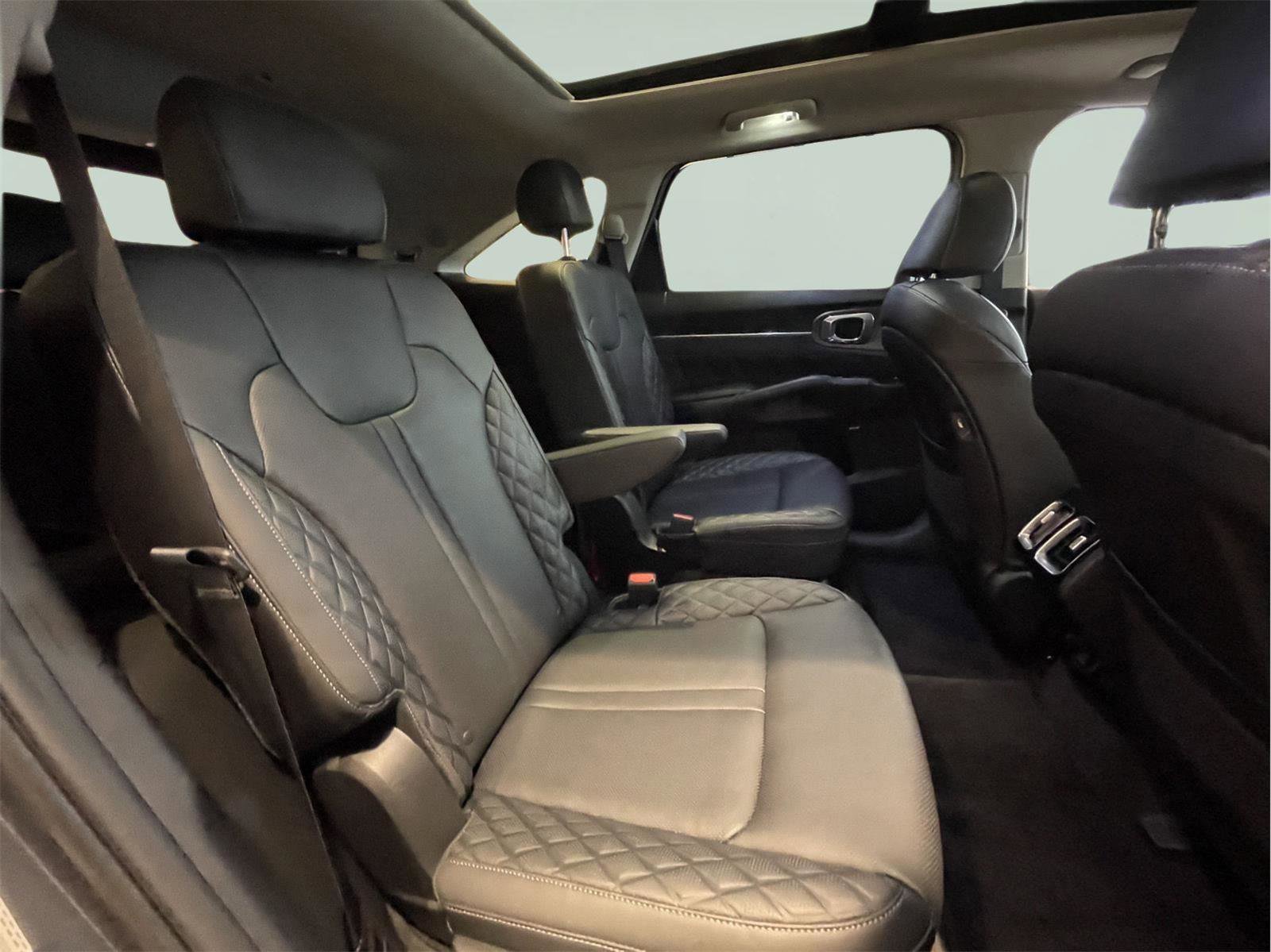 Used 2023 Kia Sorento SX Prestige image 22