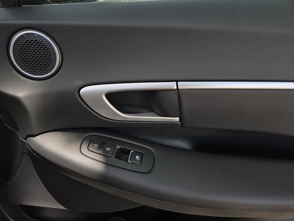 New 2025 Hyundai Sonata SEL FWD image 10