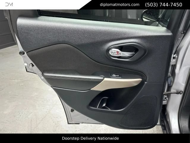 Used 2018 Jeep Cherokee Sport w/ Cold Weather Group AWD/4WD image 27