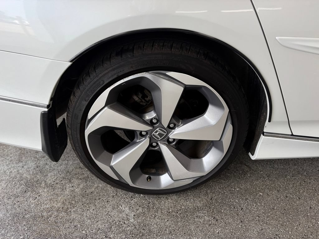 Used 2018 Honda Accord Touring image 27