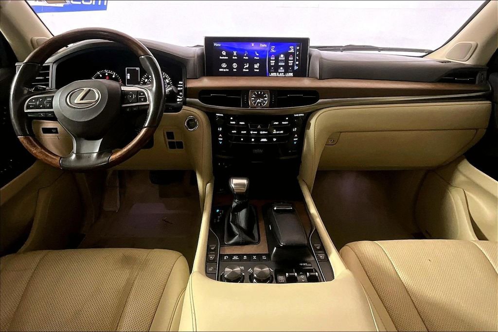 Used 2016 Lexus LX 570 4WD w/ Luxury Package image 11