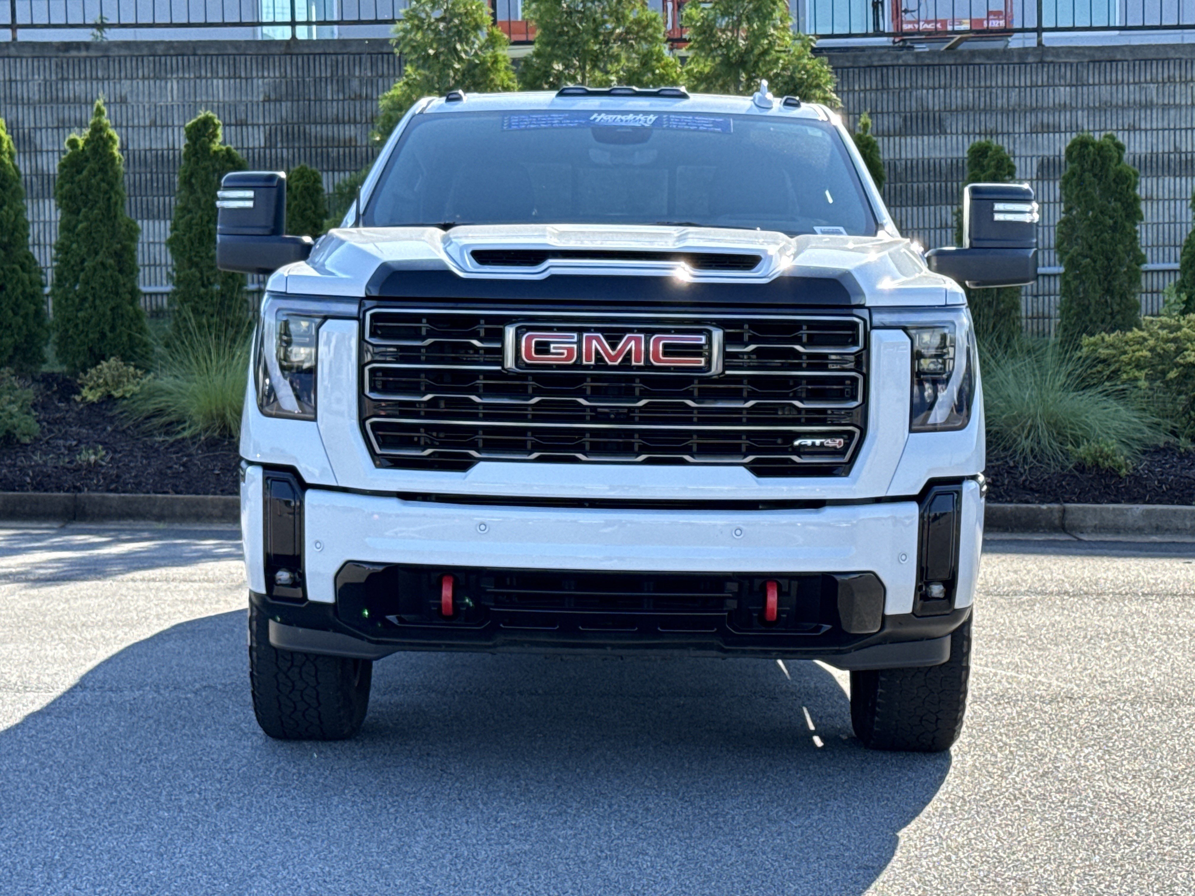 Used 2025 GMC Sierra 2500 AT4 w/ AT4 Premium Plus Package AWD/4WD image 3
