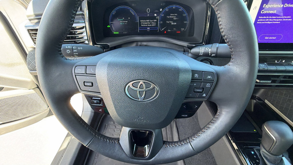 Used 2025 Toyota Camry XLE image 18