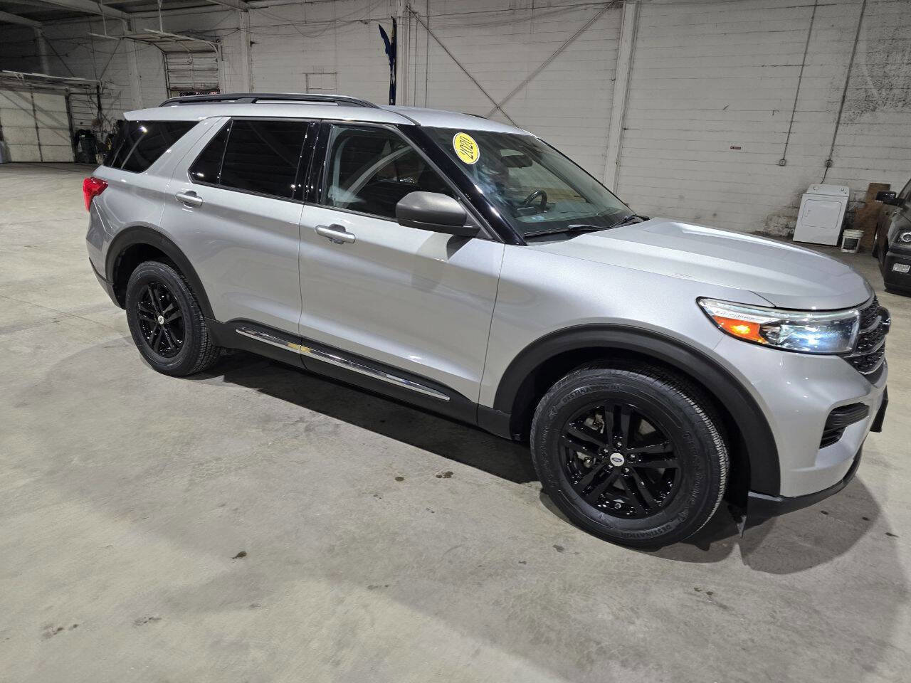 Used 2020 Ford Explorer XLT w/ Comfort Package image 18