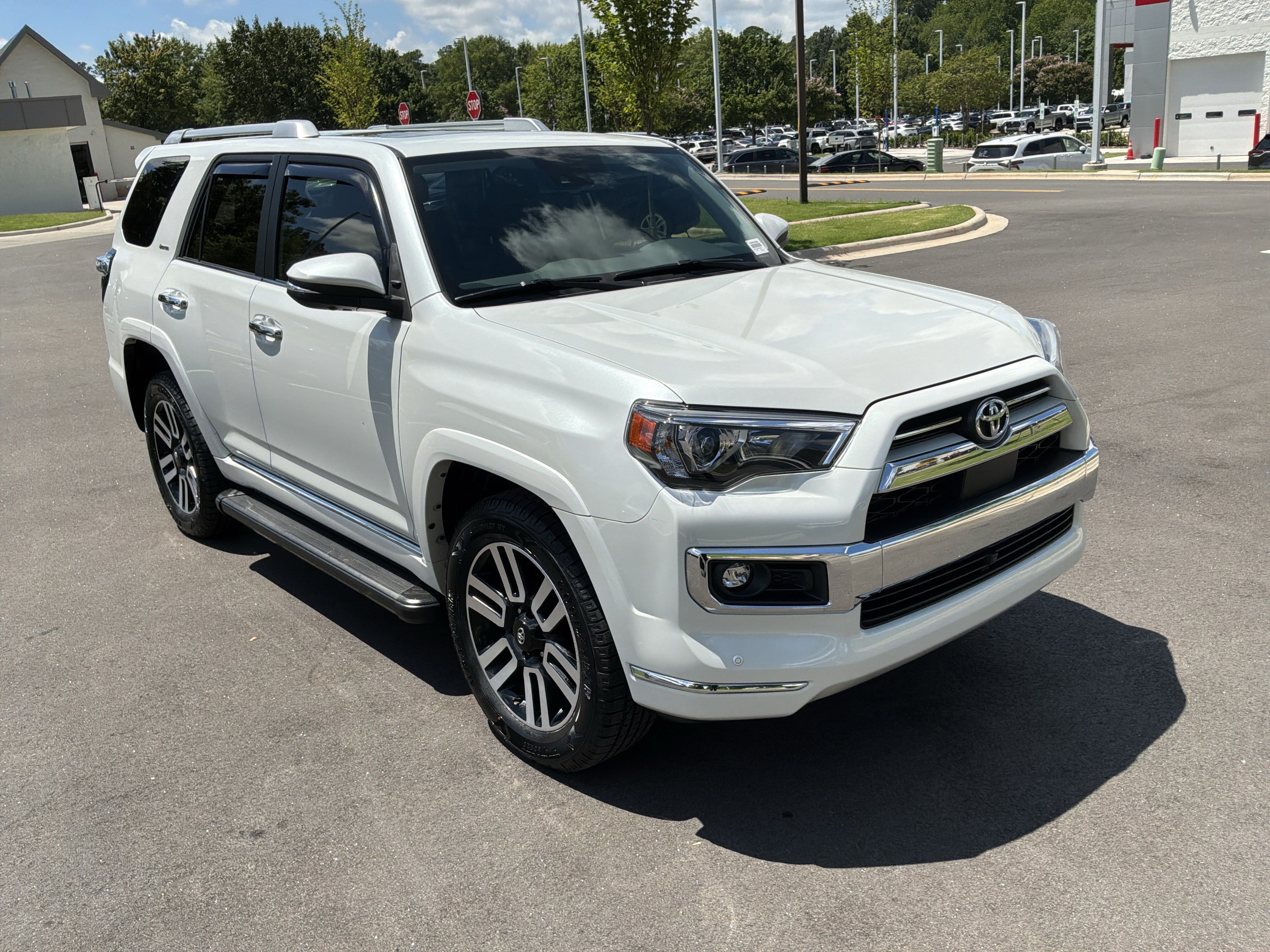 Used 2024 Toyota 4Runner Limited AWD/4WD image 2