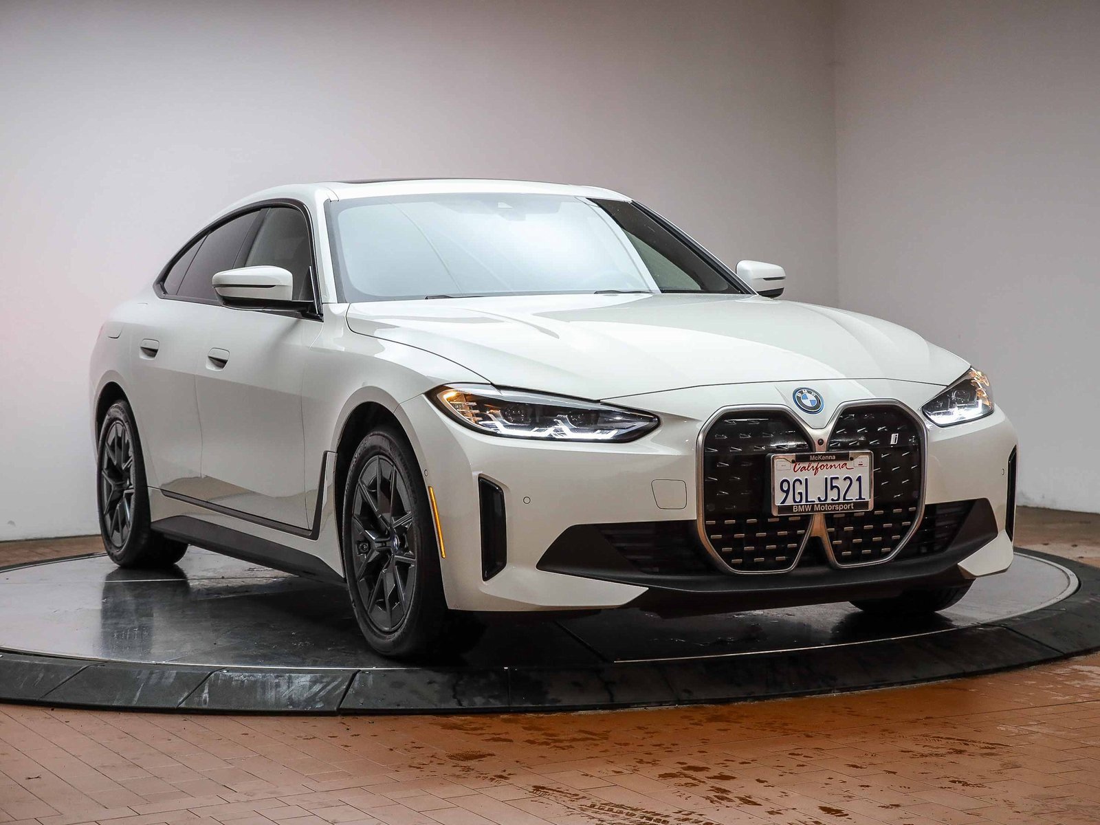 Certified 2023 BMW i4 eDrive35 w/ Premium Package image 3