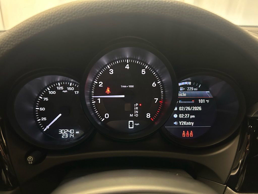 Certified 2023 Porsche Macan Turbo image 17