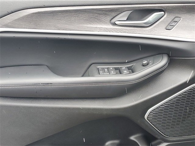 New 2025 Jeep Grand Cherokee L Limited w/ Trailer Tow Package image 17